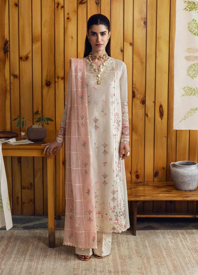 qlinekari-by-qalamkar-embroidered-lawn-suits-unstitched-3-piece-qlm25qk-dc-07-tyrah-summer-collection_1.jpg_width_640